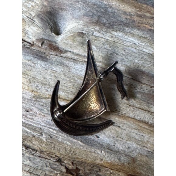 Vintage signed Ivar T Holth Norway Sterling Silver and Enamel Sailboat Brooch Pi - Picture 7 of 7